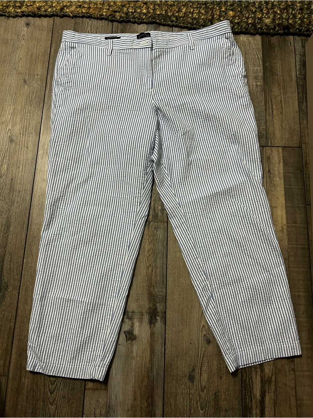 Talbots Blue & White Seersucker Stripe relaxed Chinos 💯 Cotton